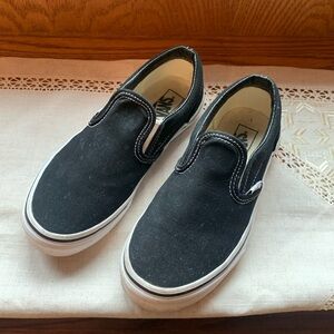 Youth Black Vans. Size 3.